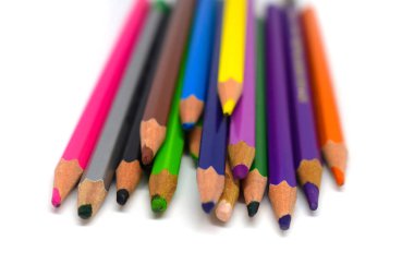 değil keskin kalemler, renkli kalemler