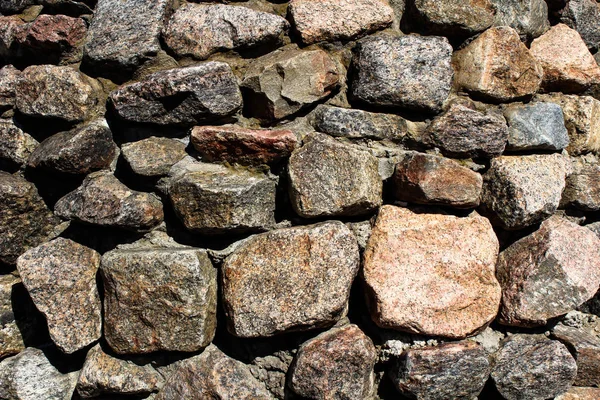 büyük eski taş kabartmalı taş duvar