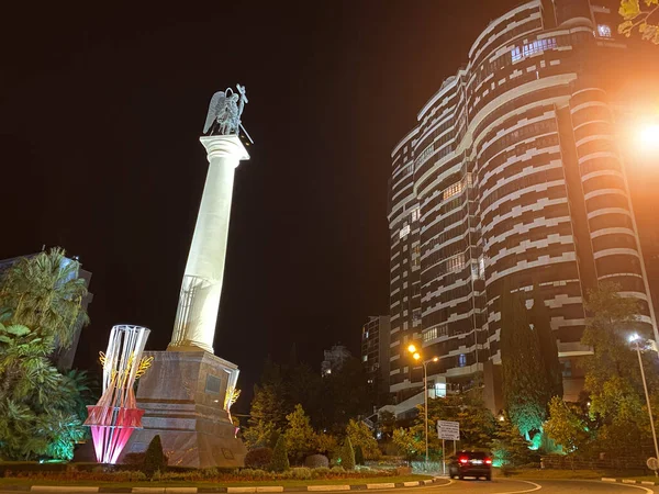 Sotsji, Rusland - 26 september 2019: Een monument, Sint Michaël de Aartsengel — Stockfoto