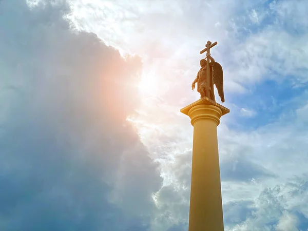 Sotsji, Rusland - 26 september 2019: Een monument, Sint Michaël de Aartsengel — Stockfoto