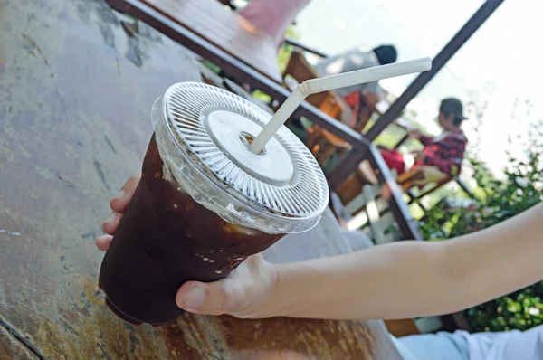 Café Glace Tient Par Main Femme Prête Boire — Photo