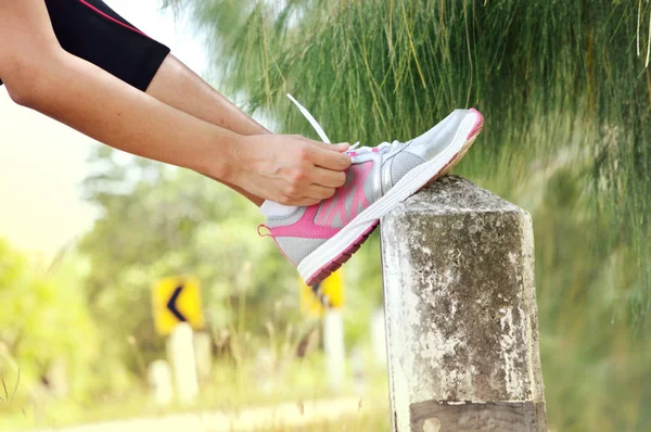 Female Runners Start Running — Stock Photo, Image