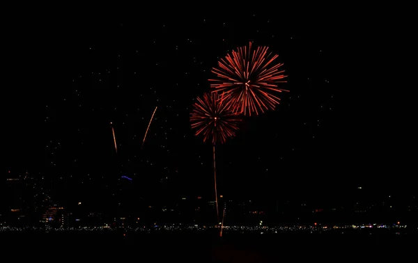 Fireworks Firandet Vattenytan — Stockfoto