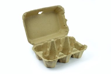 Boş yumurta kutusu, beyaz arka plan üzerinde izole açık ve kahverengi karton 