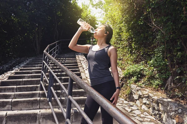 Fitness Woman Drinking Water Bottle Running Workout Outdoors — Stock Photo, Image