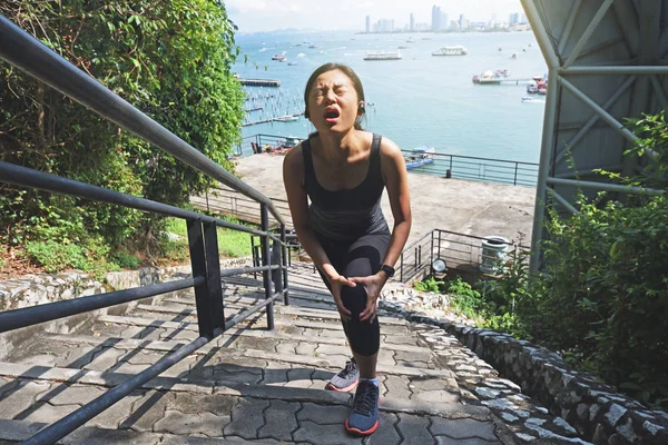 Woman Crying Painful Knee Injury While Exercising Running — Stock Photo, Image