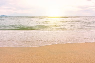 Gün batımı ve plajda yansımaları, Tayland