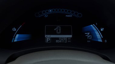 Modern araba Pano. Ekran multimedya. İç detay.