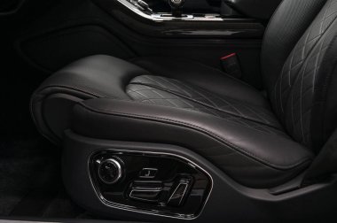 Sürücü deri koltuk. Araba iç arka plan. 