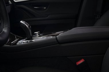 Modern otomobilde otomatik şanzıman.
