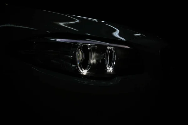 Lights reflections on the dark modern car. — Stock Photo, Image