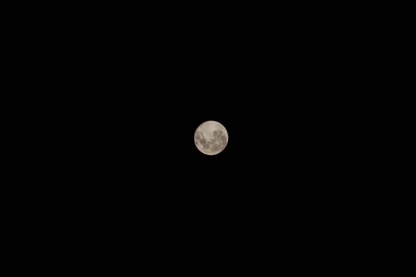 Grande Lua Cheia Sobre Fundo Céu Escuro — Fotografia de Stock