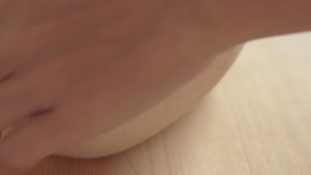 Zelfgemaakte Verse Pasta Maken Slow Motion Close Van Vrouwenhanden Die — Stockvideo