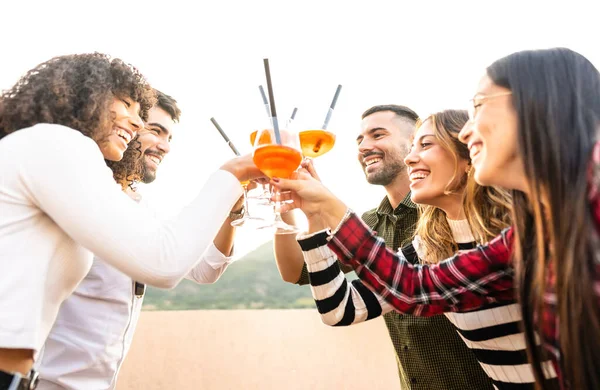 Mixed Race Happy Friends Group Toasting Spritz Glasses Outdoor Sunset — Stock Photo, Image