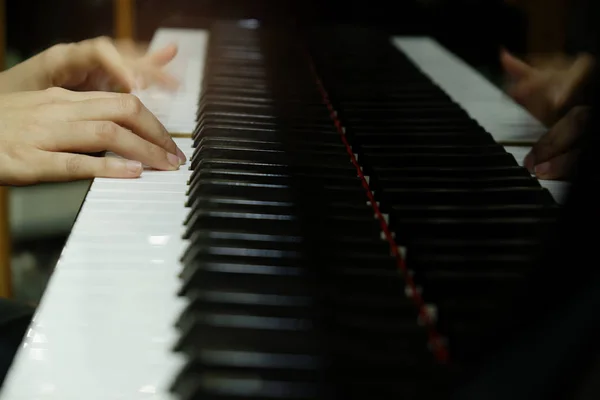 Grand Piyano Yakın Çekim — Stok fotoğraf