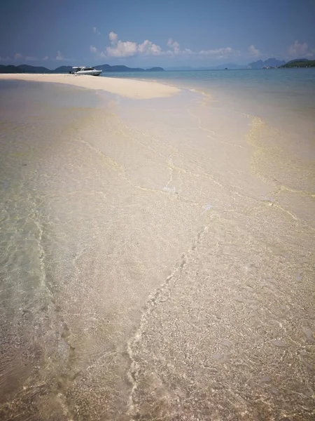 Ensam strand med bt p Yao Yao i Thailand 