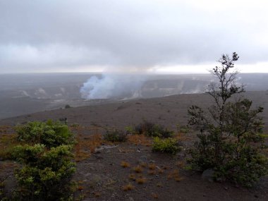 Big Island, Hawaii'deki Kilauea Volkanı krater görünümünü