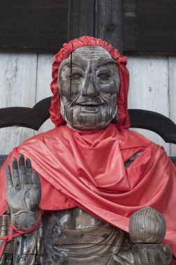 Nara, Japonya Todai-ji Tapınağı'nda ahşap bir Binzuru heykelinin yakın çekim