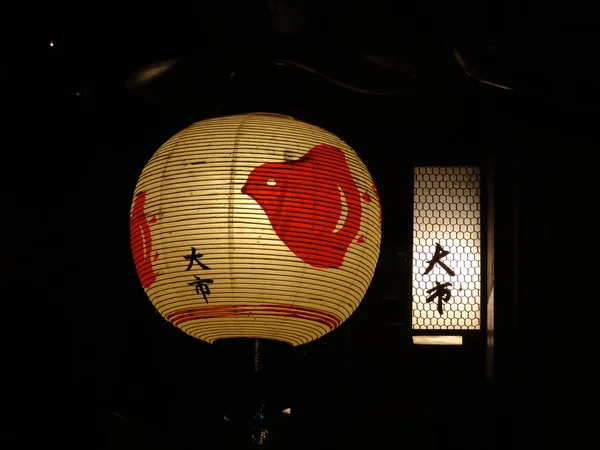 Vista de una linterna de papel tradicional japonesa —  Fotos de Stock