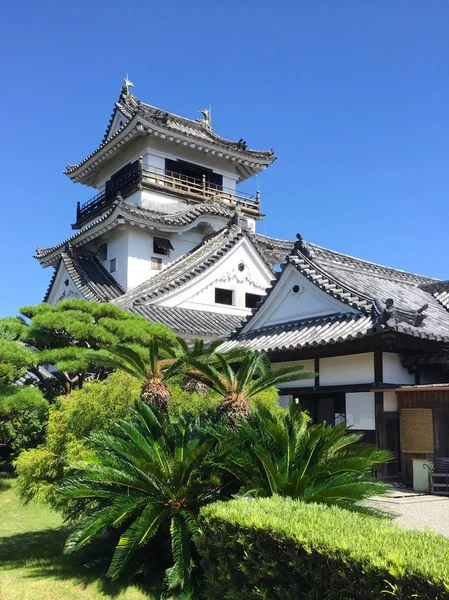 Vista del castillo de Kochi en la isla de Shinkoku, Japón — Foto de Stock