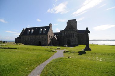 Tarihi Iona Abbey Isle Iona, İskoçya üzerinde resmi