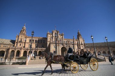 Sevilla 'nın güzel España Meydanı