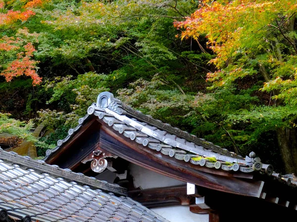 Estilo típico japonés de la arquitectura de la azotea —  Fotos de Stock