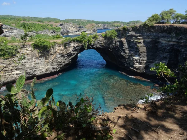 ヌサペニダ島の壊れたビーチ, インドネシア — ストック写真