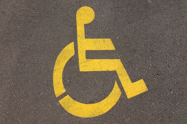 Disable handicap parking sign on asphalt — Stock Photo, Image