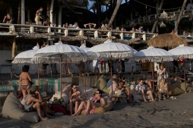 Canggu Echo plajda İnsanlar