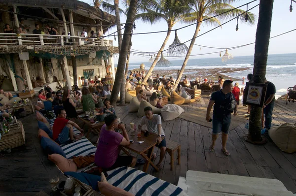 Echo Beach Bali'de güzel restoran terası