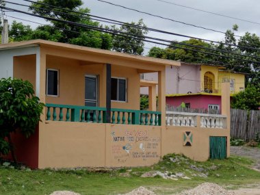 Tipik küçük Jamaika restoranı durağı.