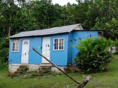 Tipik Jamaika evi.