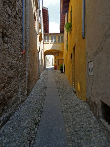 Vista Hermoso Callejón Núcleo Del Pueblo Cima Situado Lago Lugano — Foto de Stock