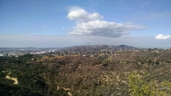 Vista Cima Montaña Los Ángeles California Con Bosque Cubierta Nubes — Foto de Stock