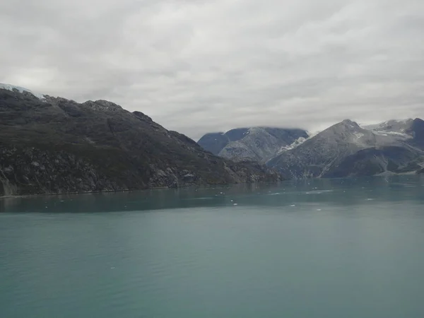 Montanha Horizonte Preenchido Oceano Pacífico Passagem Interior Alaska — Fotografia de Stock