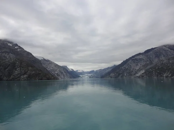 Passage Pacific Ocean Two Mountain Ranges Calm Peaceful Waters Flowing — Stock Photo, Image