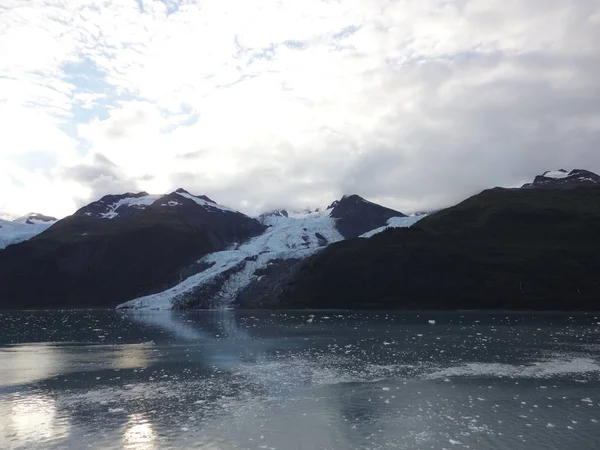 Gleccserek Belül Glacier Bay Nemzeti Park Alaszkában Gleccserek Jön Hegycsúcsok — Stock Fotó