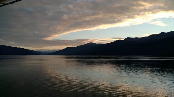 Mountain Filled Horizon Pacific Ocean Passage Alaska Sunset Partly Cloudy — Stock Photo, Image