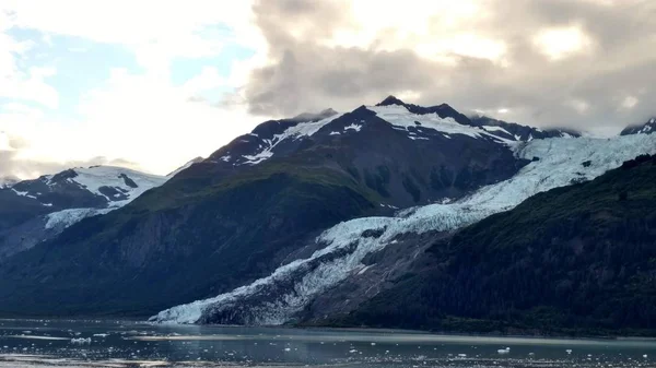 Gleccserek Belül Glacier Bay Nemzeti Park Alaszkában Gleccserek Jön Hegycsúcsok — Stock Fotó