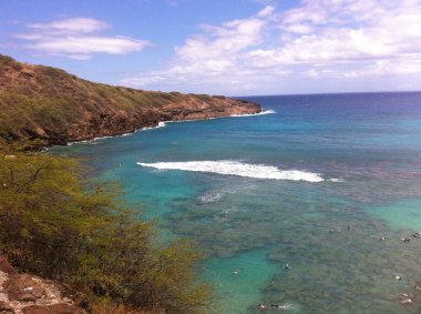 Güzel Hawaii Coastline Beach Kum açık mavi su altında sürüklenen