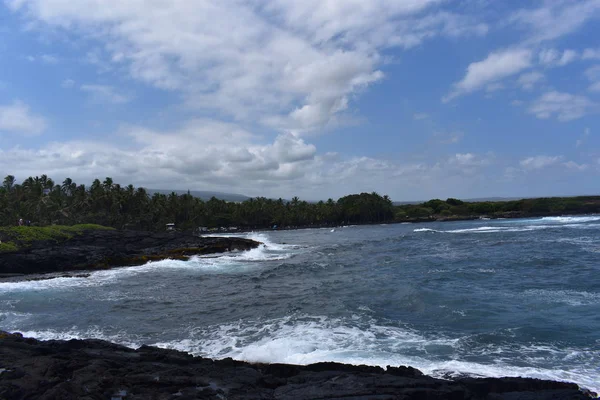 Waves Crashing Rocky Shore Hawaii White Foam Waves Wash Rocks — Stock Photo, Image