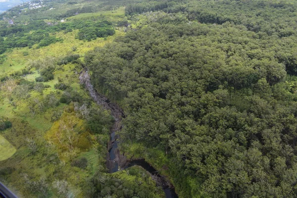 Hawaii Yağmur Ormanları Şelaleler Nehirler Vadiler Ile Yoğun Bir Tropikal — Stok fotoğraf