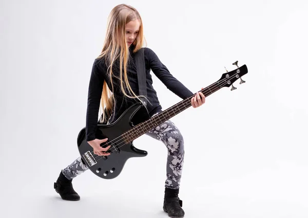 Blonde Langharige Meisje Een Metaal Hardrock Bassist — Stockfoto