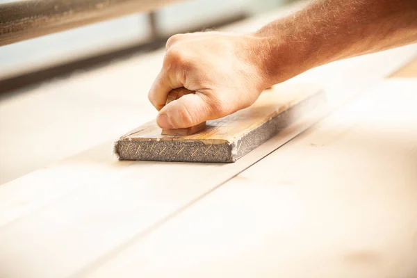 Dřevěné pracovníky nástroje brusky s rukojetí — Stock fotografie
