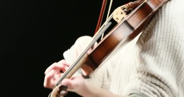 Violinist playing - closeup of her hands — Stock Video