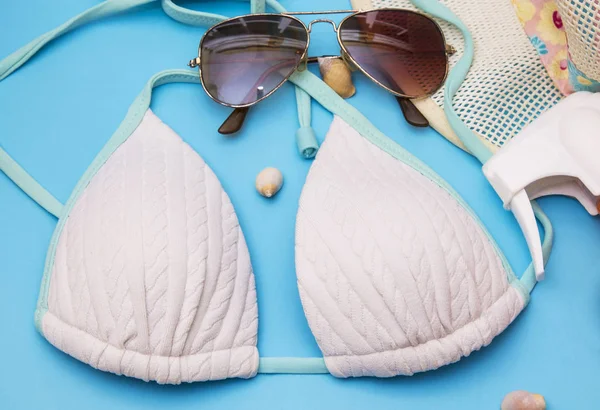 Travel Vacation Concept Accessories Hat Sunglasses Suntan Lotion Bikini — Stock Photo, Image