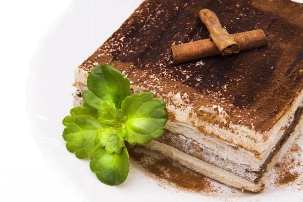 Delicioso Tiramisú Aislado Blanco — Foto de Stock