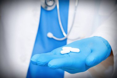 Doktor hap el ile. Tıp ve sağlık kavramı