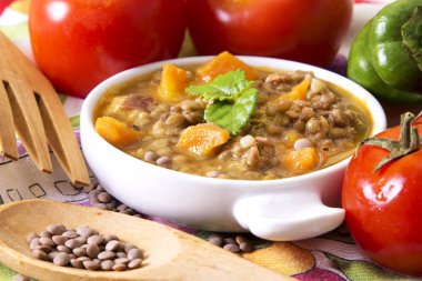 domates ve biber ile Mercimek Güveç